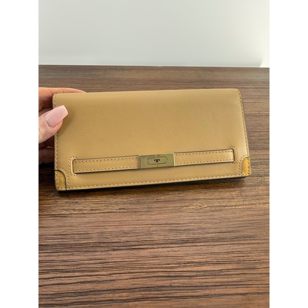Tory Burch Robinson Slim Wallet Tan Cream Leather Gold Logo Bar